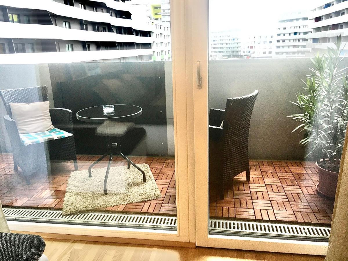 2 Bedroom Apartment Next To Metro U1 And Garage Parking Wien Eksteriør bilde