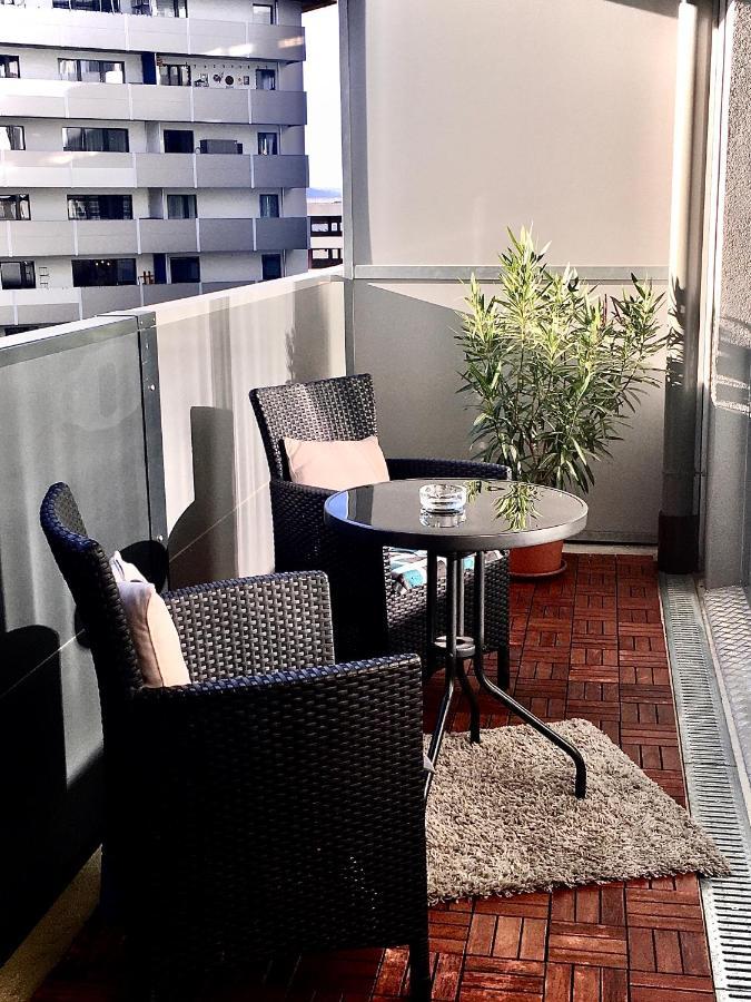 2 Bedroom Apartment Next To Metro U1 And Garage Parking Wien Eksteriør bilde