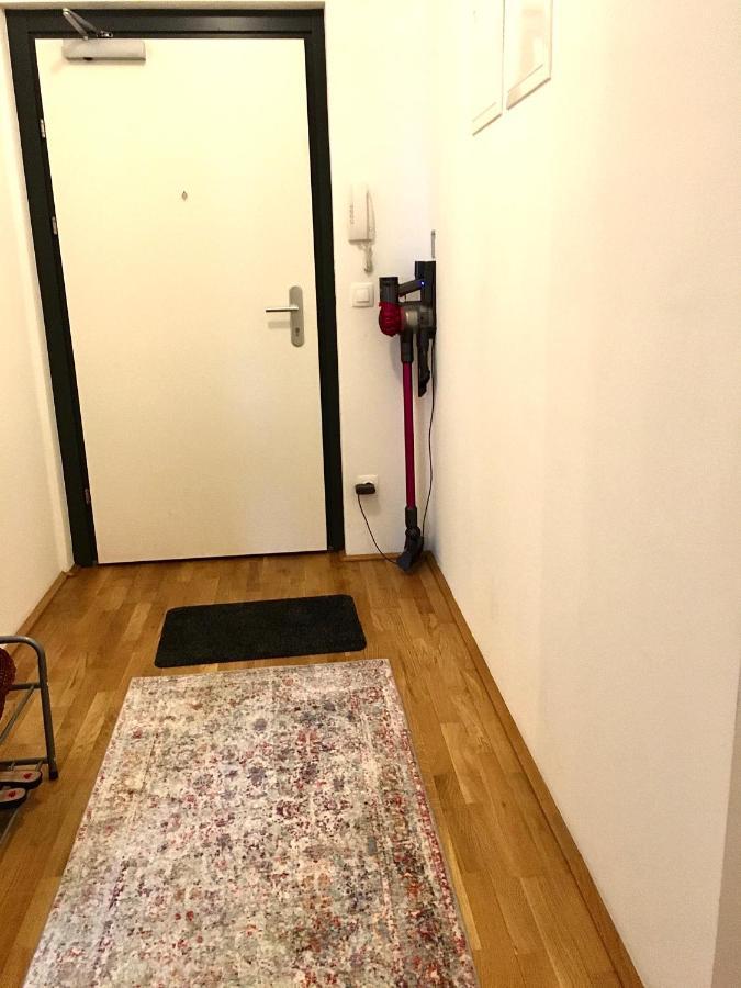 2 Bedroom Apartment Next To Metro U1 And Garage Parking Wien Eksteriør bilde
