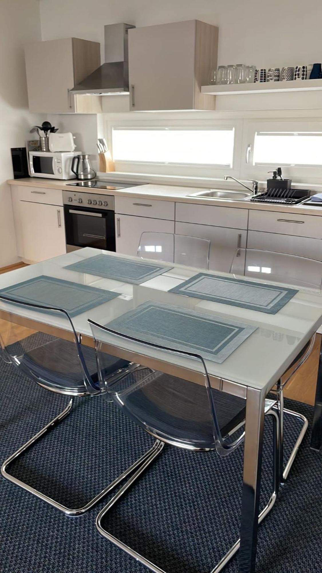 2 Bedroom Apartment Next To Metro U1 And Garage Parking Wien Eksteriør bilde